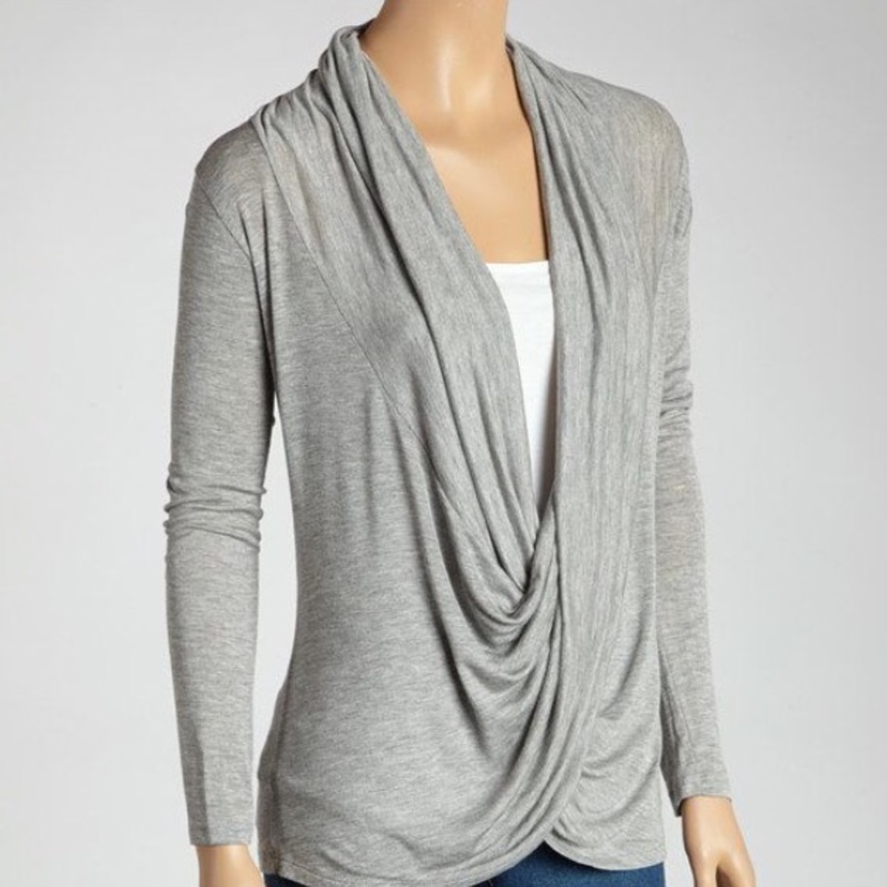 ‼️3/$20 or 4/$25‼️ Crossover blouse